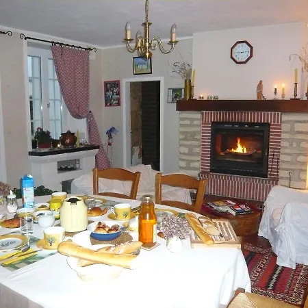 לינה וארוחת בוקר La Maison Claire 3*